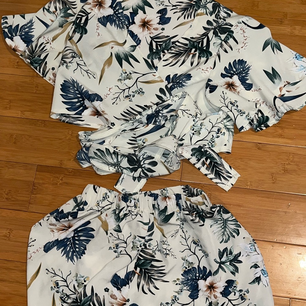 two piece set (floral)